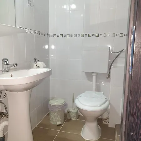 Casa Octaral Gazde/Camere de închiriat *