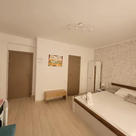 Gazde/Camere de închiriat Casa Octaral Eforie Nord