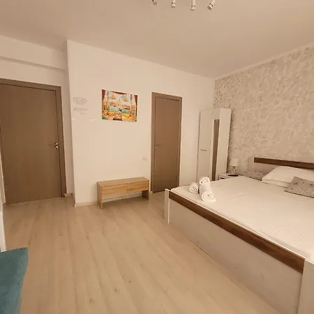 Gazde/Camere de închiriat Casa Octaral *