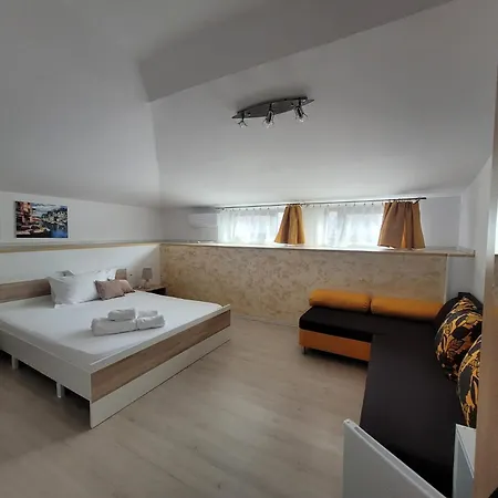 Casa Octaral Gazde/Camere de închiriat Eforie Nord