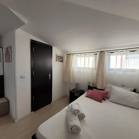 Casa Octaral Gazde/Camere de închiriat *