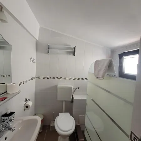 Gazde/Camere de închiriat Casa Octaral Eforie Nord