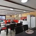 Casa Octaral Gazde/Camere de închiriat *