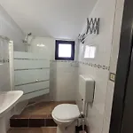 Casa Octaral Gazde/Camere de închiriat *