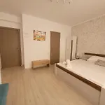 Gazde/Camere de închiriat Casa Octaral *