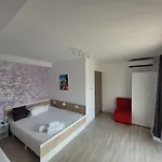 Casa Octaral Gazde/Camere de închiriat