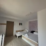 Casa Octaral Gazde/Camere de închiriat