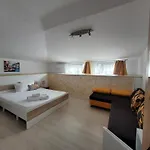 Casa Octaral Gazde/Camere de închiriat Eforie Nord